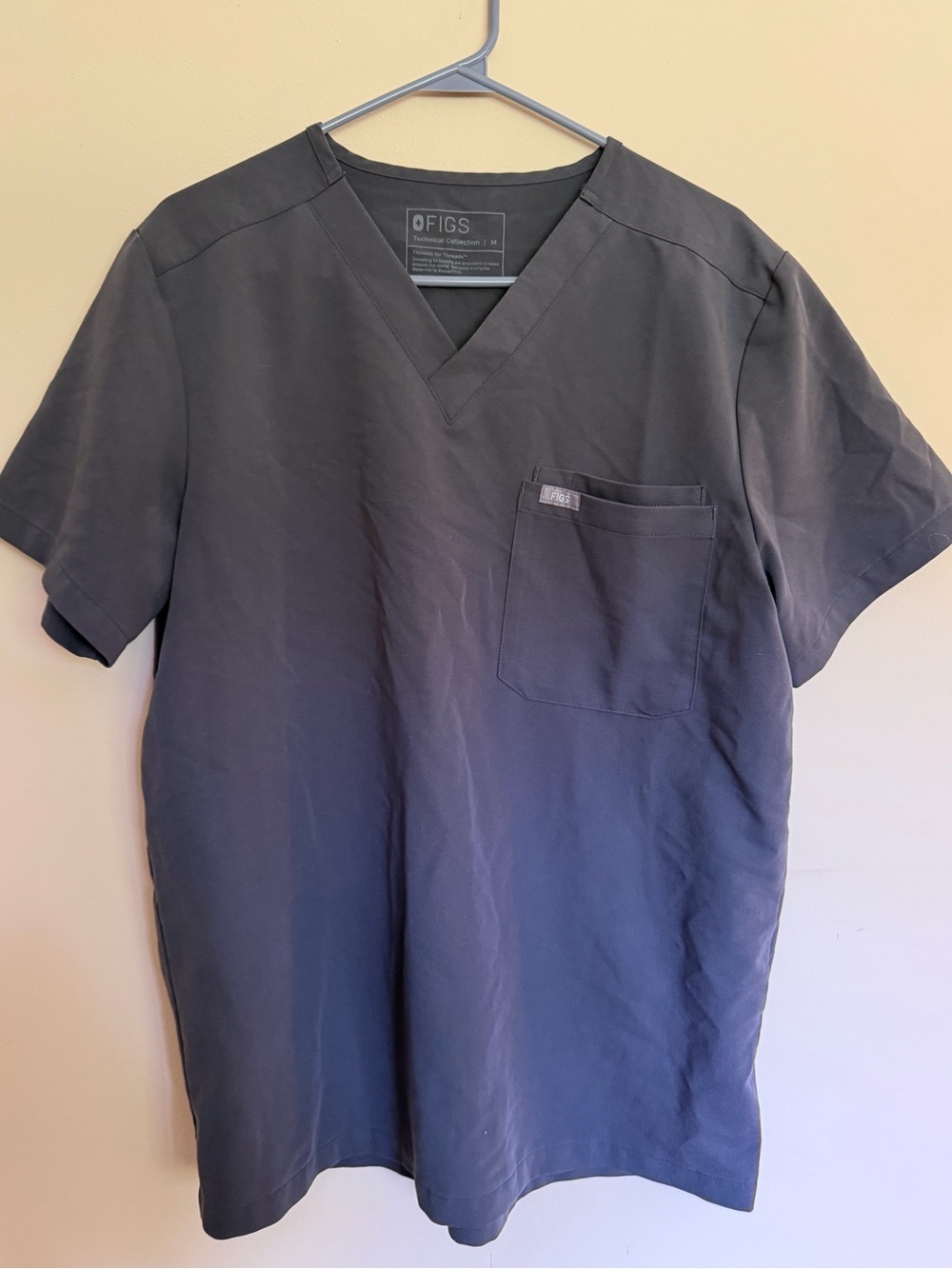 FIGS Technical CollectionsV-Neck Scrub Top in Charcoal